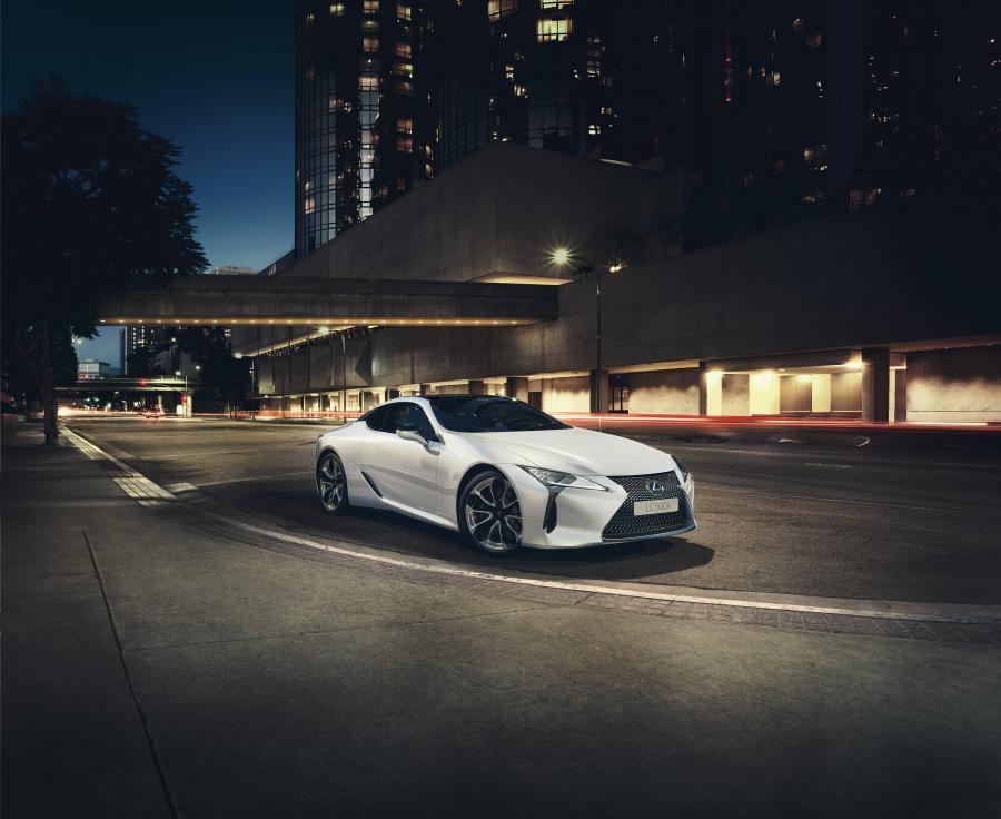  Lexus LC500h Launch Edition 2017 года  (фото 1 из 3)
